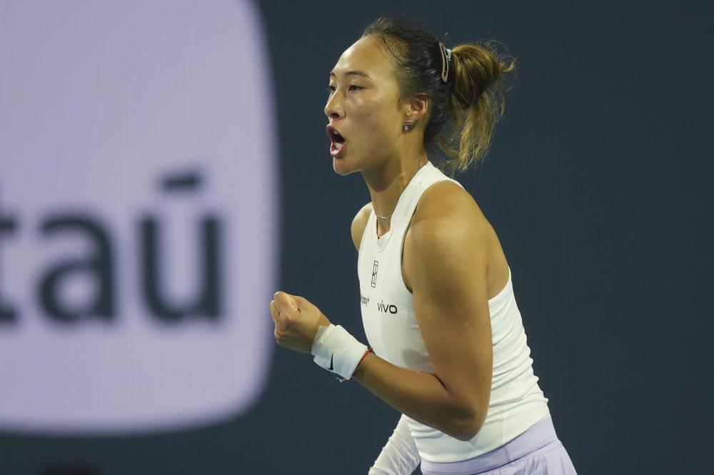 体育中超：费莱尼帽子戏法 鲁能3-2逆转大连人